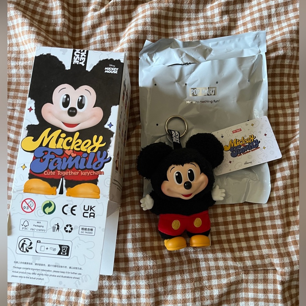 Disney Mickey Family Plush Keychain - Pop Mart - Picture 2 of 5